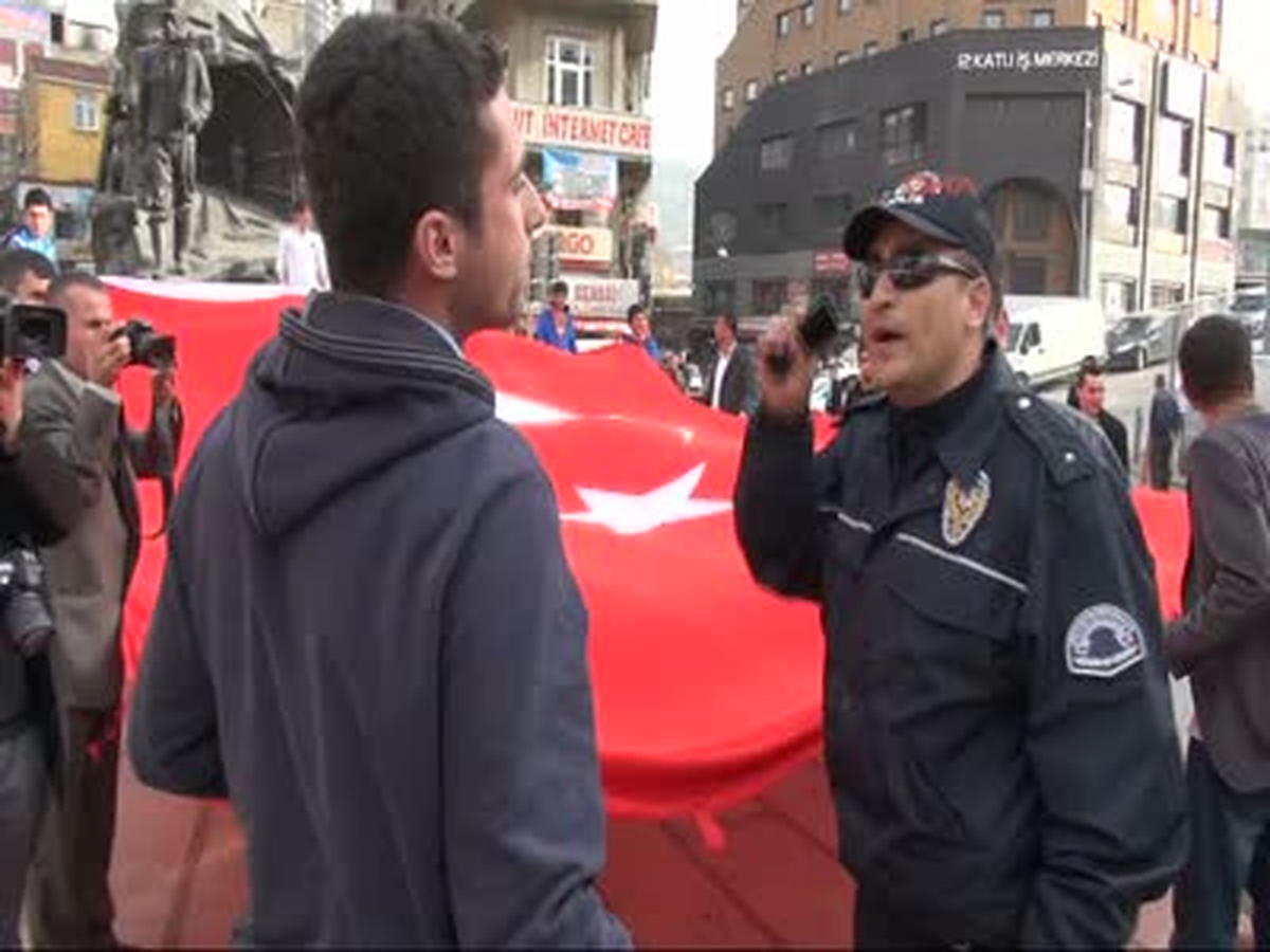 Zonguldak Türk Bayrağı Açarak Slogan Attılar Türk Bayrağı Açarak Slogan Attılar Zonguldak\'ta, Türk...