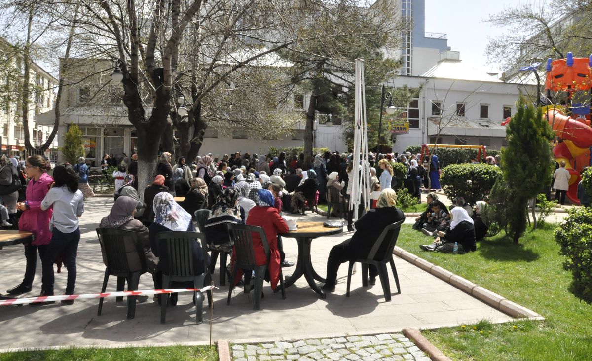 Akşehir\'de Nihat Hatipoğlu İzdihamı