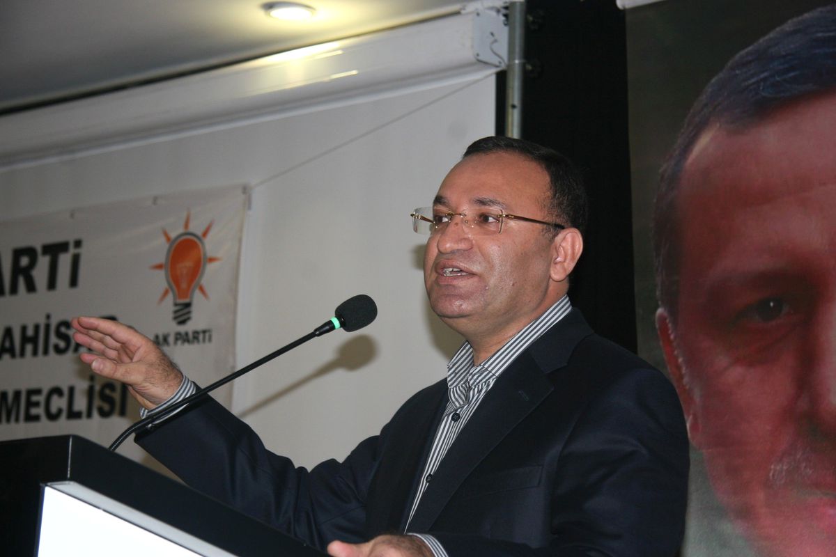 Başbakan Yardımcısı Bekir Bozdağ, "Türk Milleti Kavramı Anayasa\'da Daha Önce de İfade Ettiğimiz...