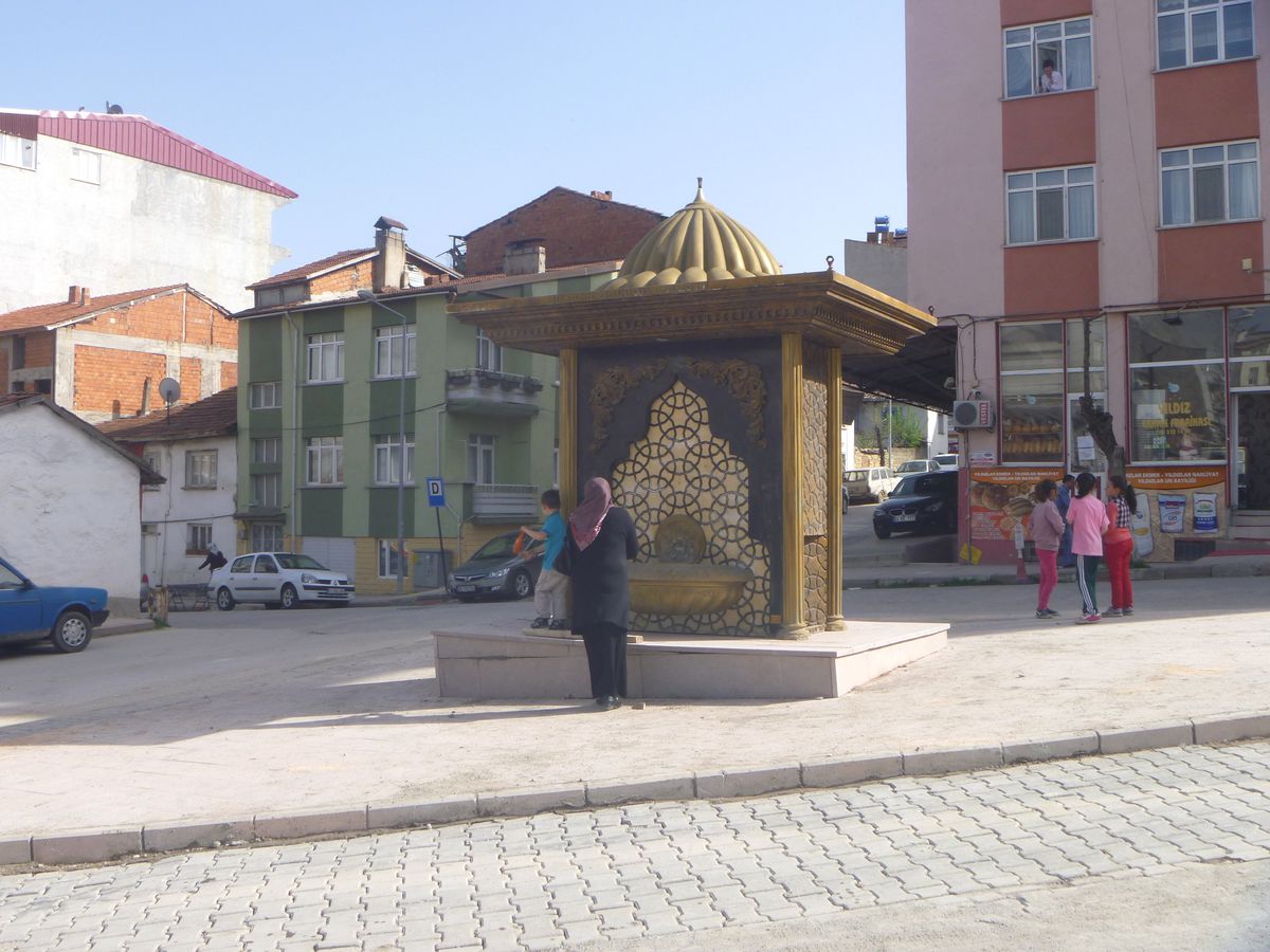 Bilecik\'te Yıkılan Binanın Yerine Çeşme Yapıldı
