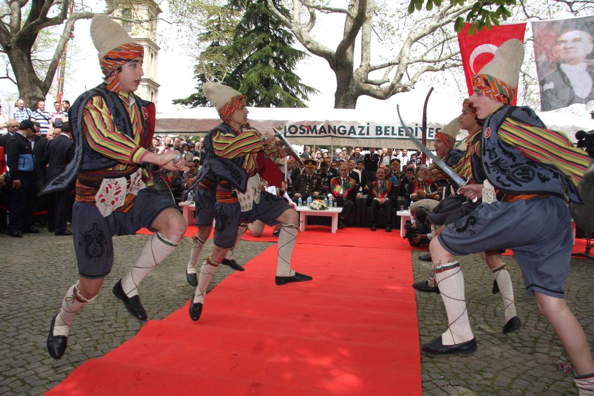Bursa\'da Fetih Coşkusu Sokaklara Taştı
