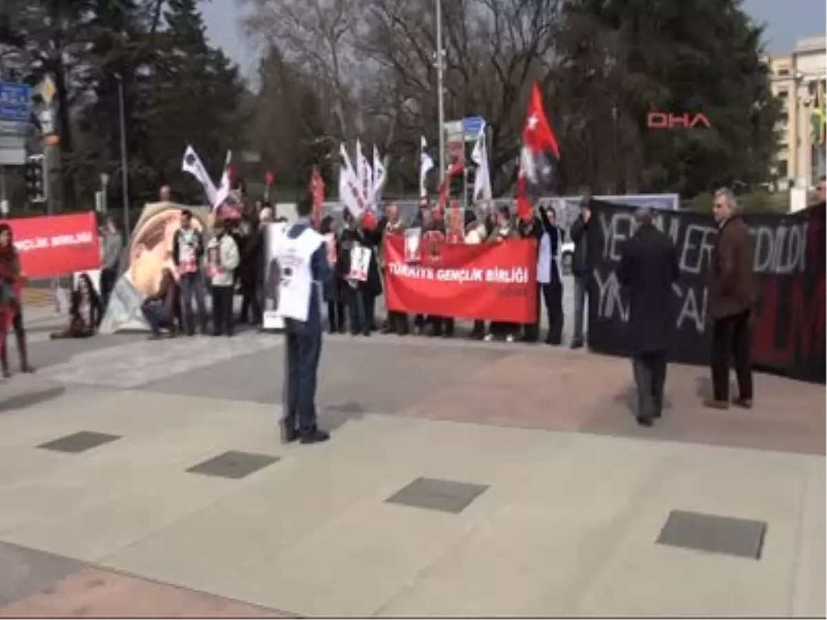 Cenevre\'deki BM Ofisinin Önünde \'Ergenekon ve Balyoz Davaları\'nı Protesto Ettiler