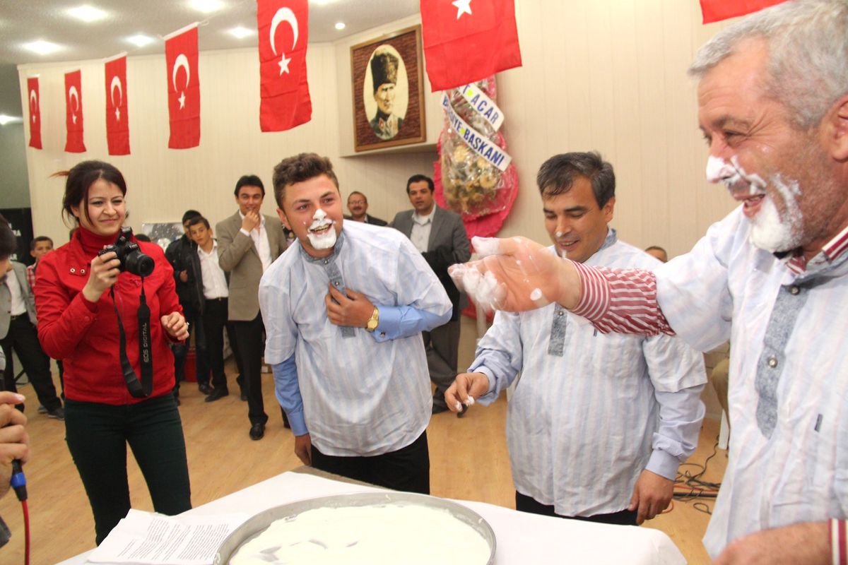 Dinar\'da Köy Boşaltan Dayanışma Etkinliği