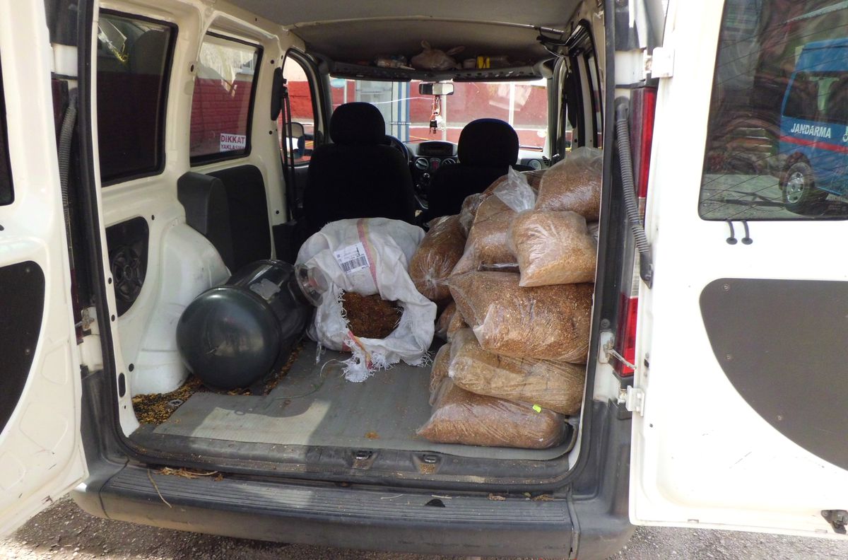 Elbistan\'da 102 Kilogram Kaçak Tütün Ele Geçirildi