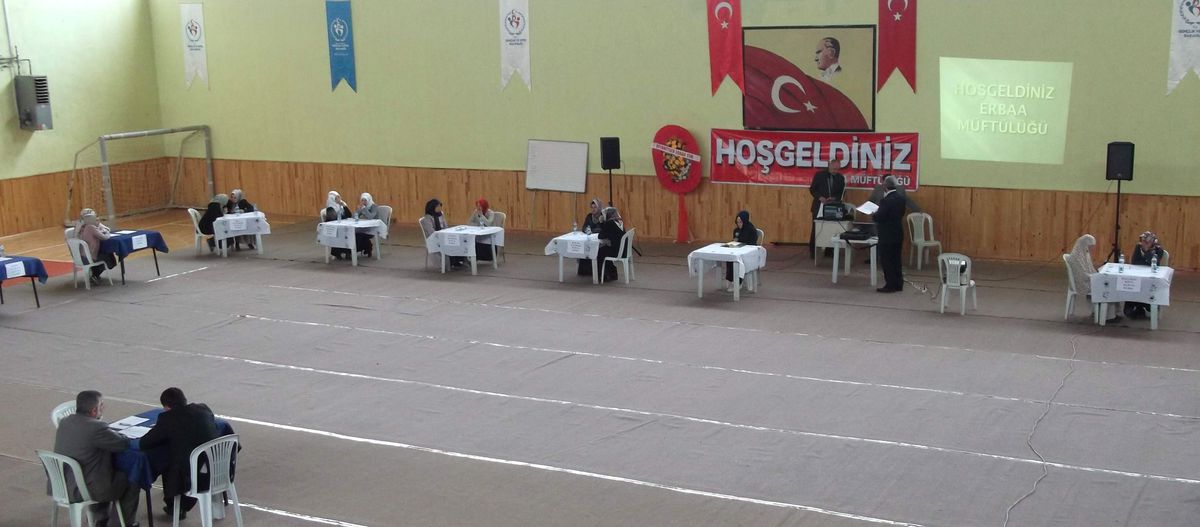 Erbaa\'da Kız Kur\'an Kursları Arası Bilgi Yarışması