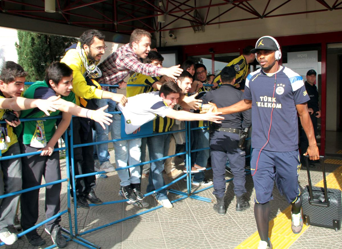 Fenerbahçe Samsun\'da Çiçeklerle Karşılandı