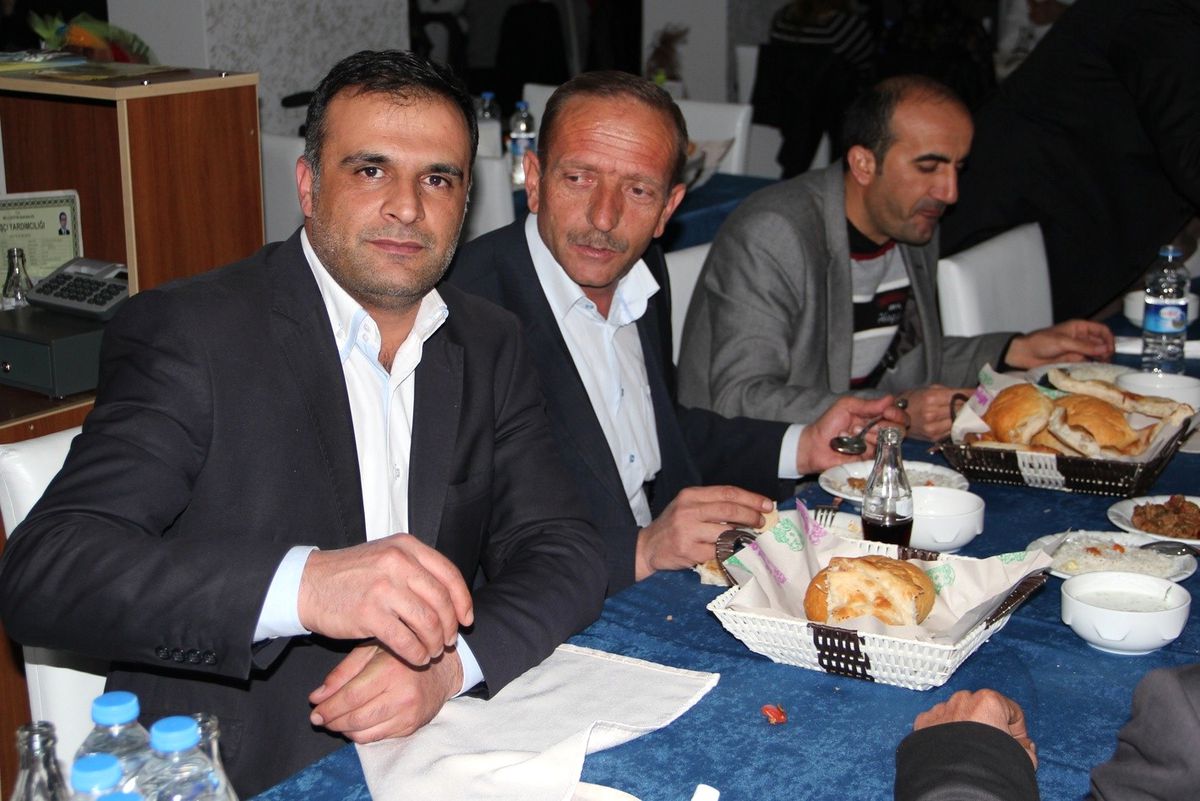 Hakkari\'de Öğretmenlere Moralve Dayanışma Yemeği