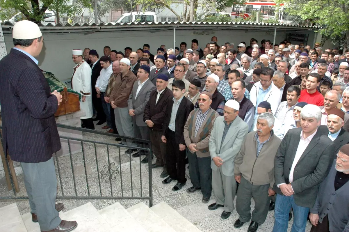 İhlas Kolejinden Ömer Kapancı\'nın Anne Acısı