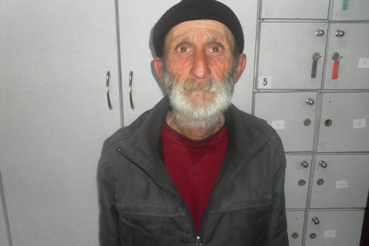 Kermeste Yardım Paralarını Çaldı