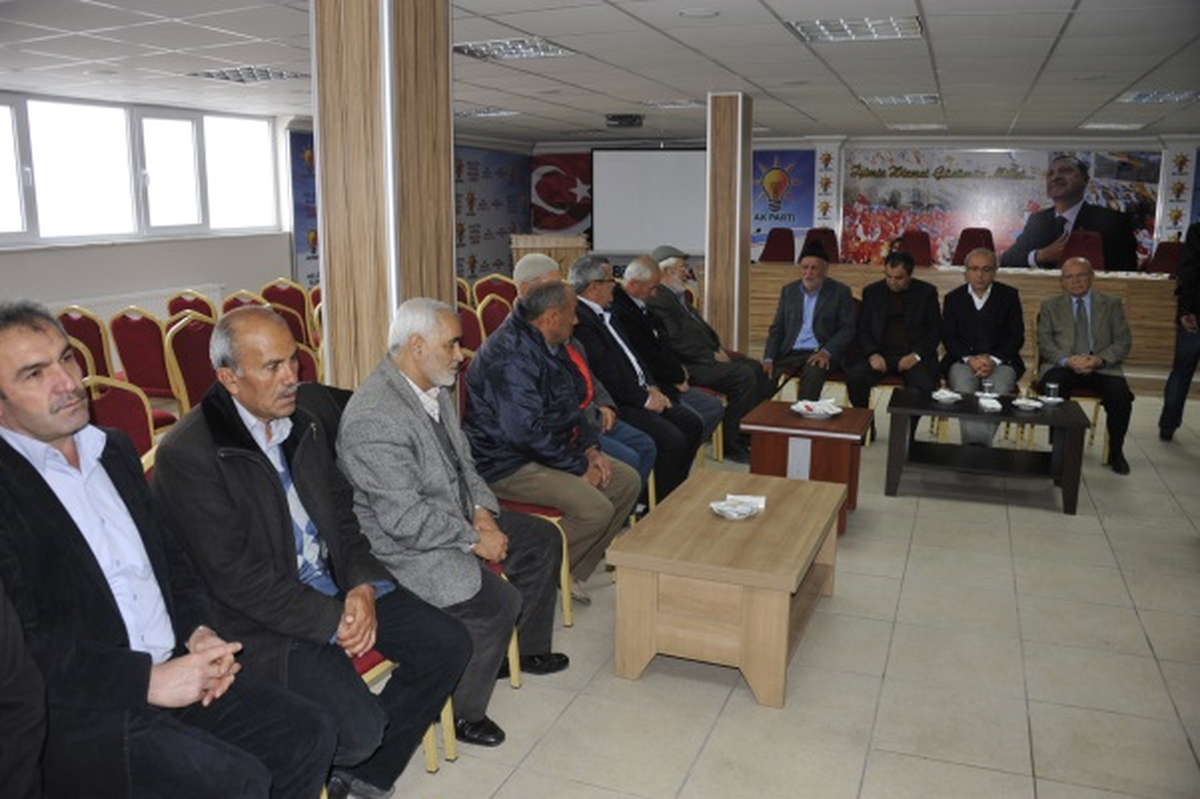Lütfi Elvan Taziyeleri Kabul Etti