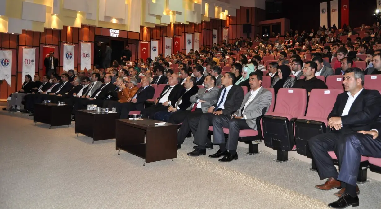 Numan Kurtulmuş Gaün\'de Konferans Verdi