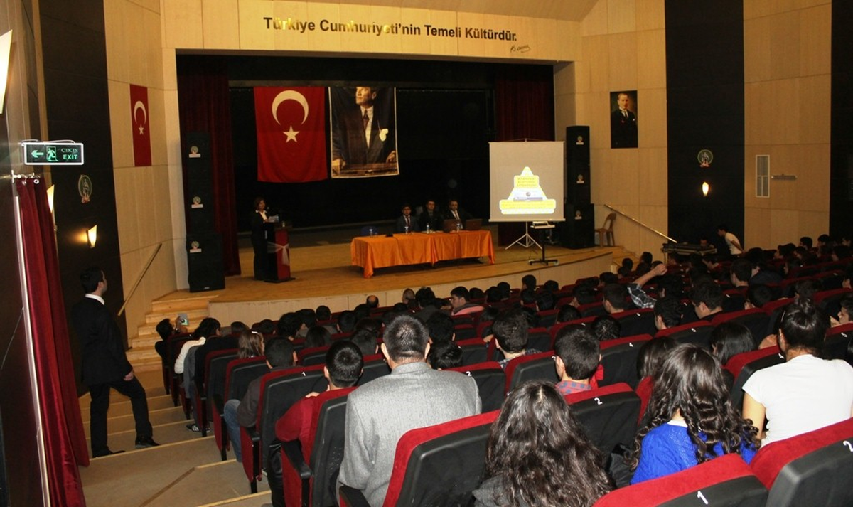 Ödemiş\'te E-Atık ve İnternet Bağımlılığı Semineri