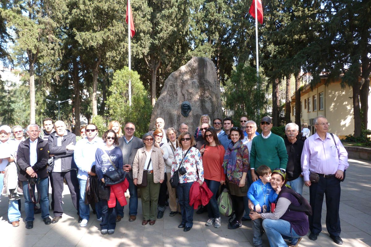 Rehberler Karşıyaka\'yı Gezdi
