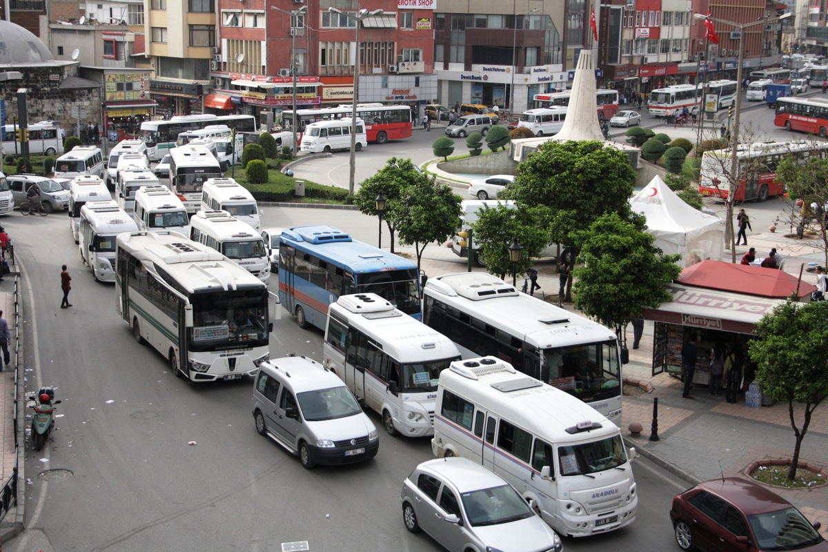 Restorasyon Çalışması Trafiği Felç Etti