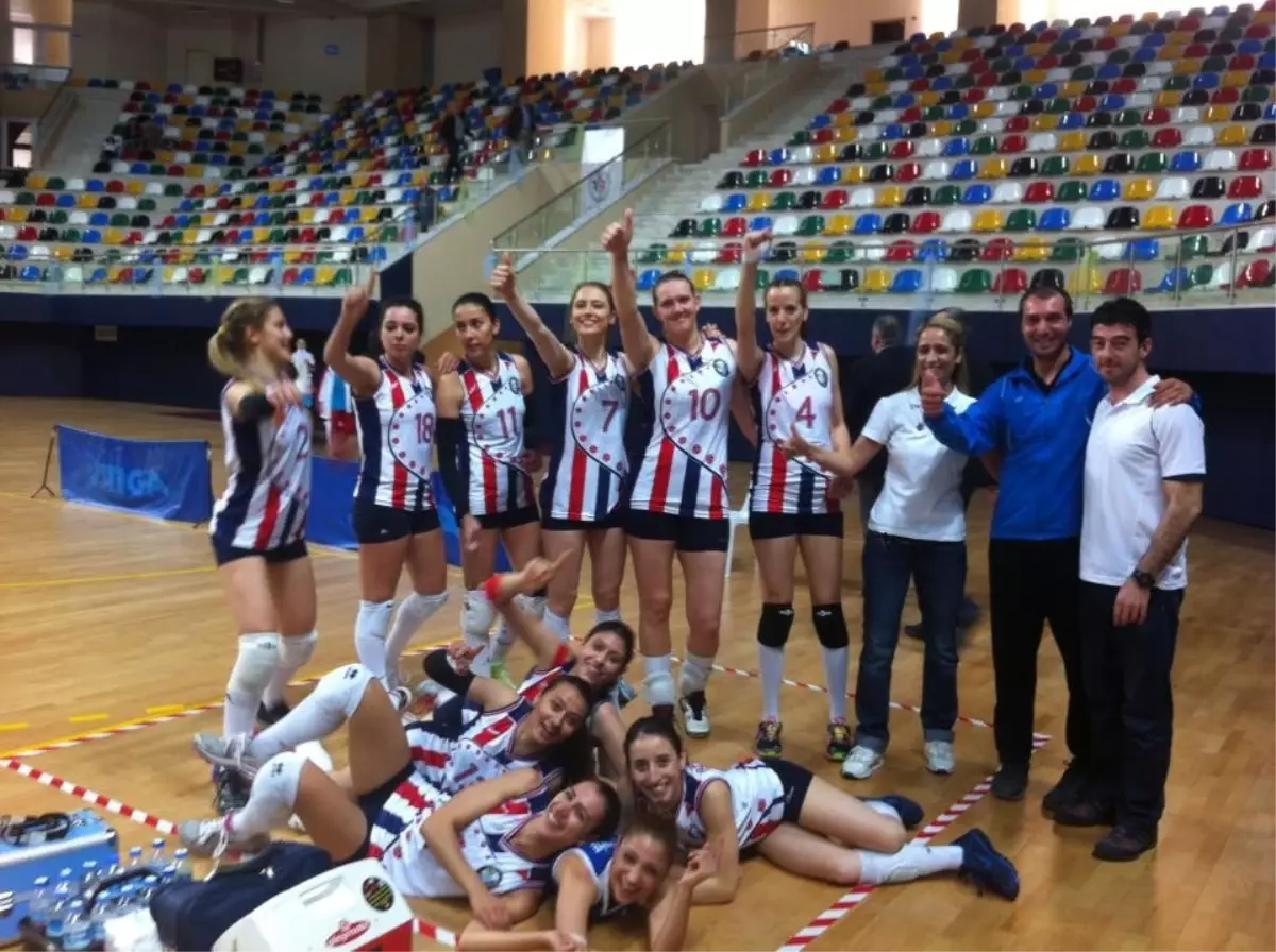 Salihli Belediyespor Bayan Voleybol Takımı, Finallere Yükseldi