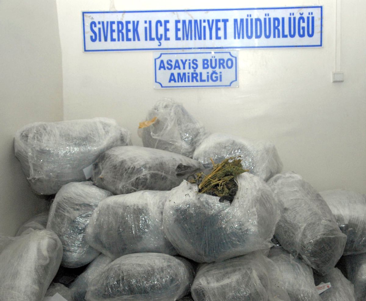 Siverek\'te 324 Buçuk Kilo Esrar Ele Geçirildi
