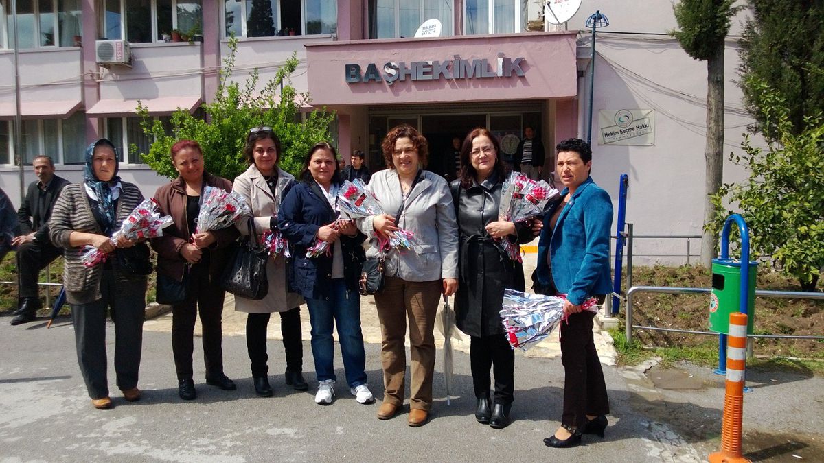 Soma\'da CHP\'li Bayanlar Hastaları Ziyaret Etti