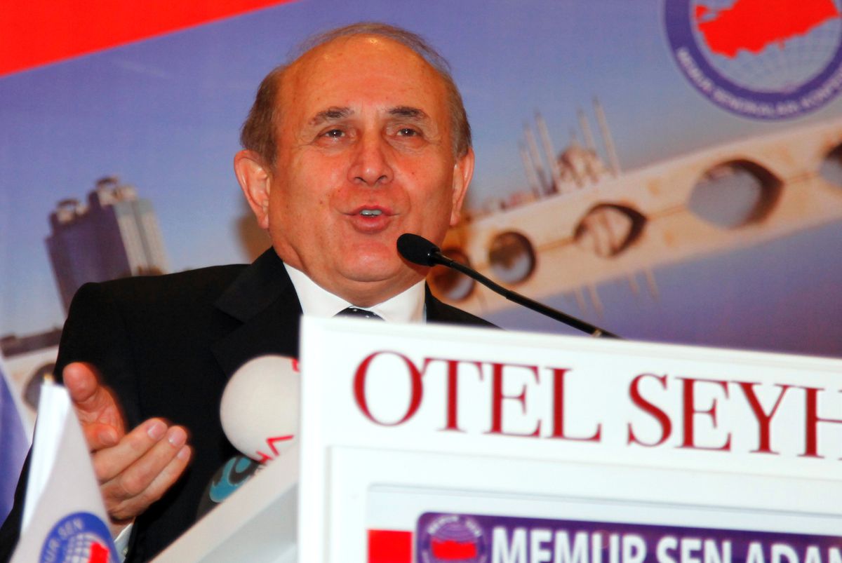 TBMM Anayasa Komisyonu Başkanı Kuzu, Adana\'da Başkanlık Sistemini Anlattı
