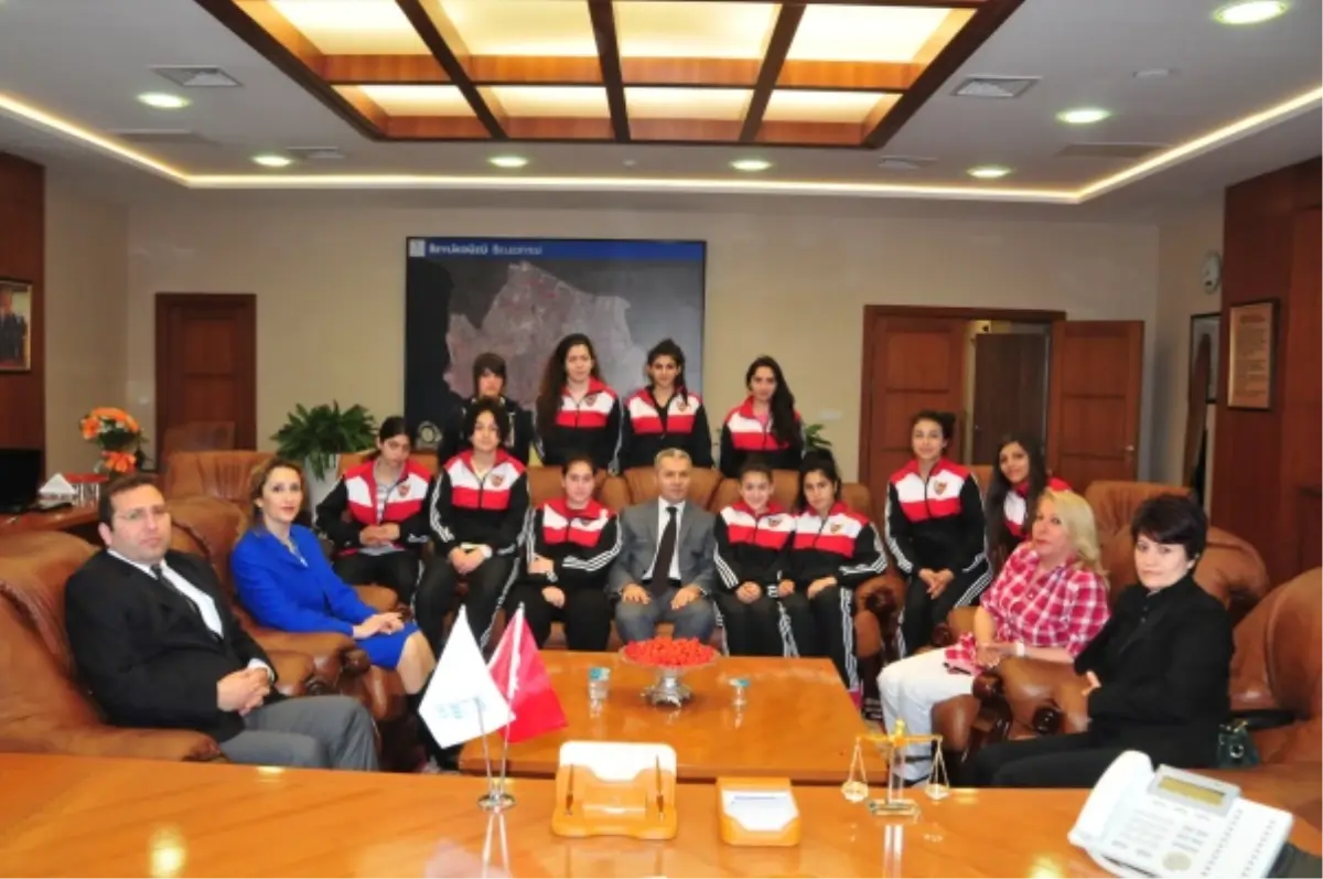 Uzun: "Spor Alanında da İddialıyız"