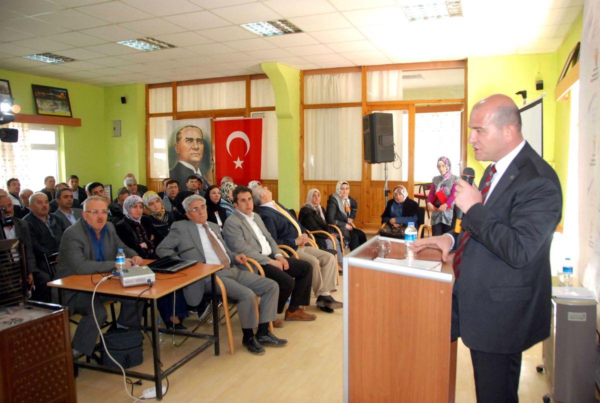 Ak Partili Soylu, Doğanhisar'da Siyaset Dersi Verdi