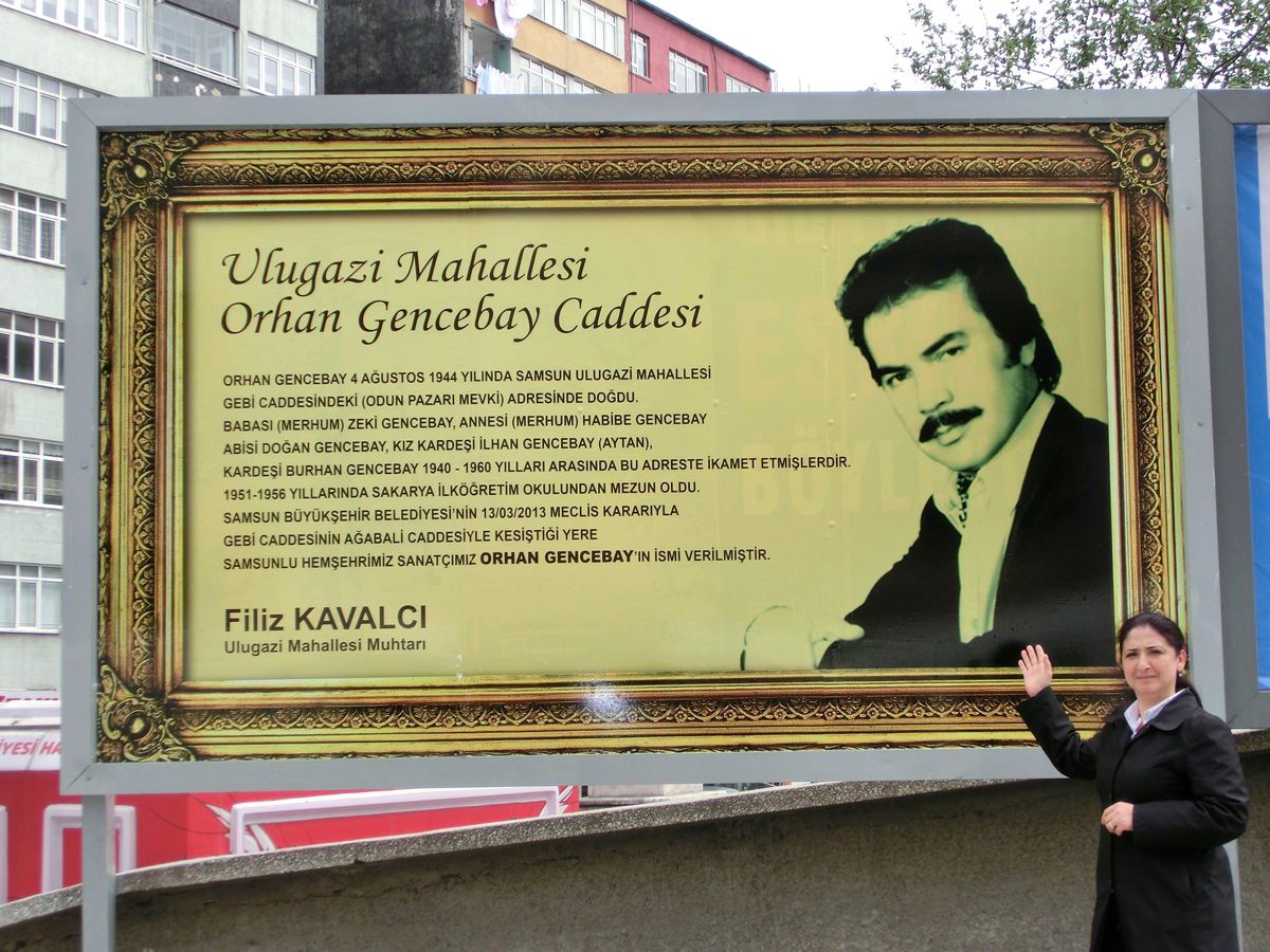 Bayan Muhtardan Orhan Gencebay\'a Jest