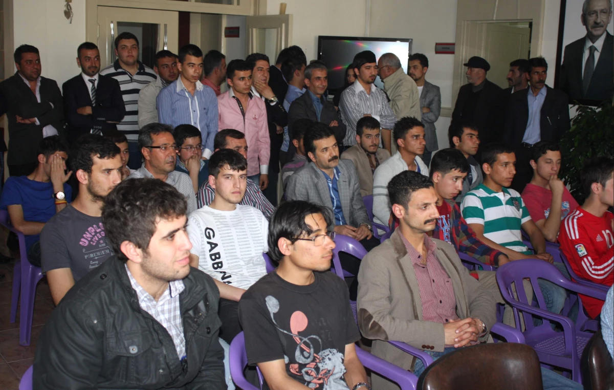 CHP Gençlik Kolları Genel Başkanı Emre Doğan Gaziantep\'ten Adaylığını Açıkladı