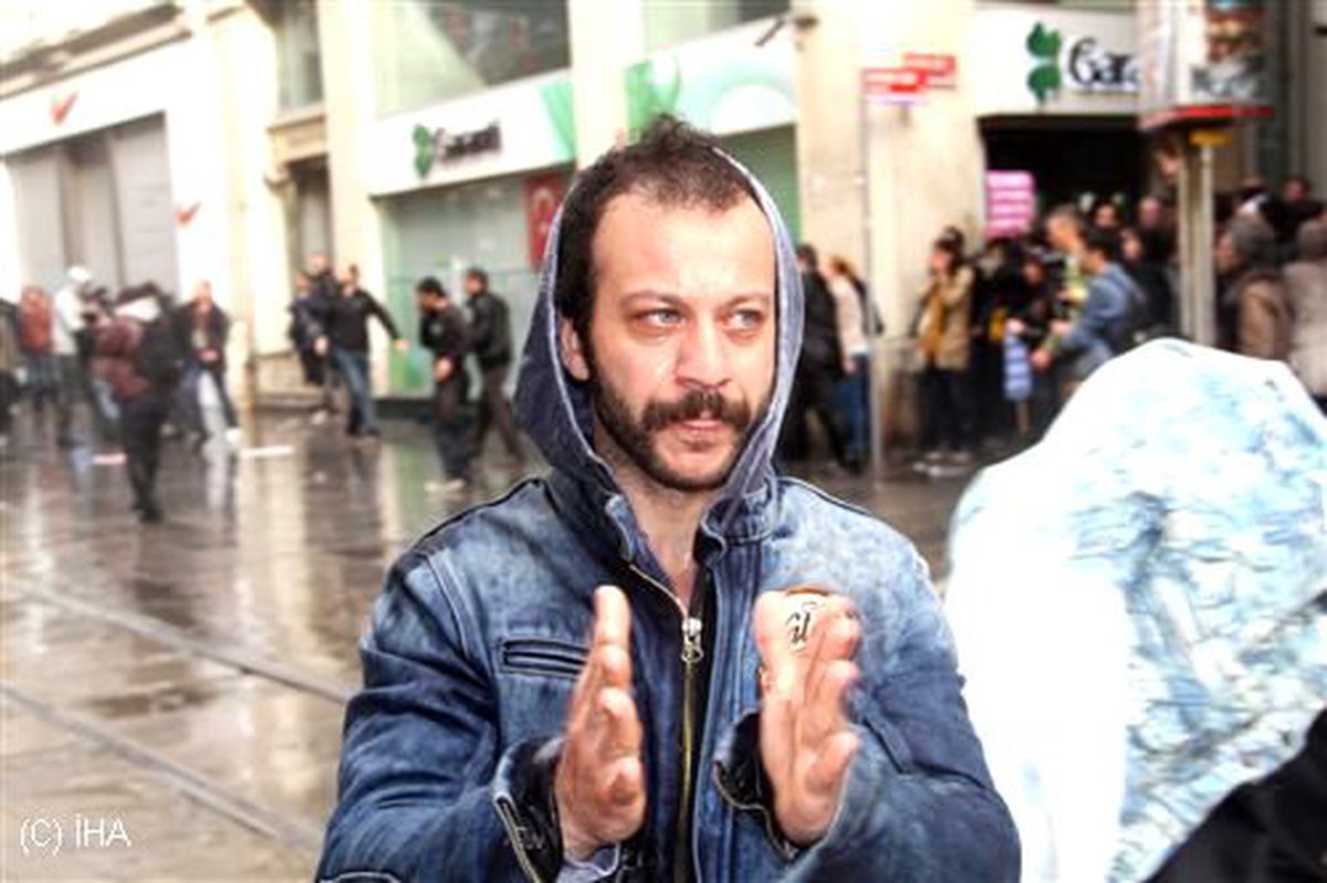 İstiklal Savaş Alanına Döndü