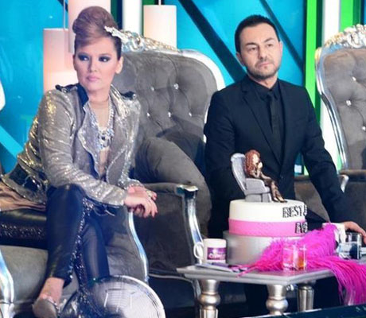 Ersoy'dan Akalın'a Canlı Yayında Teselli