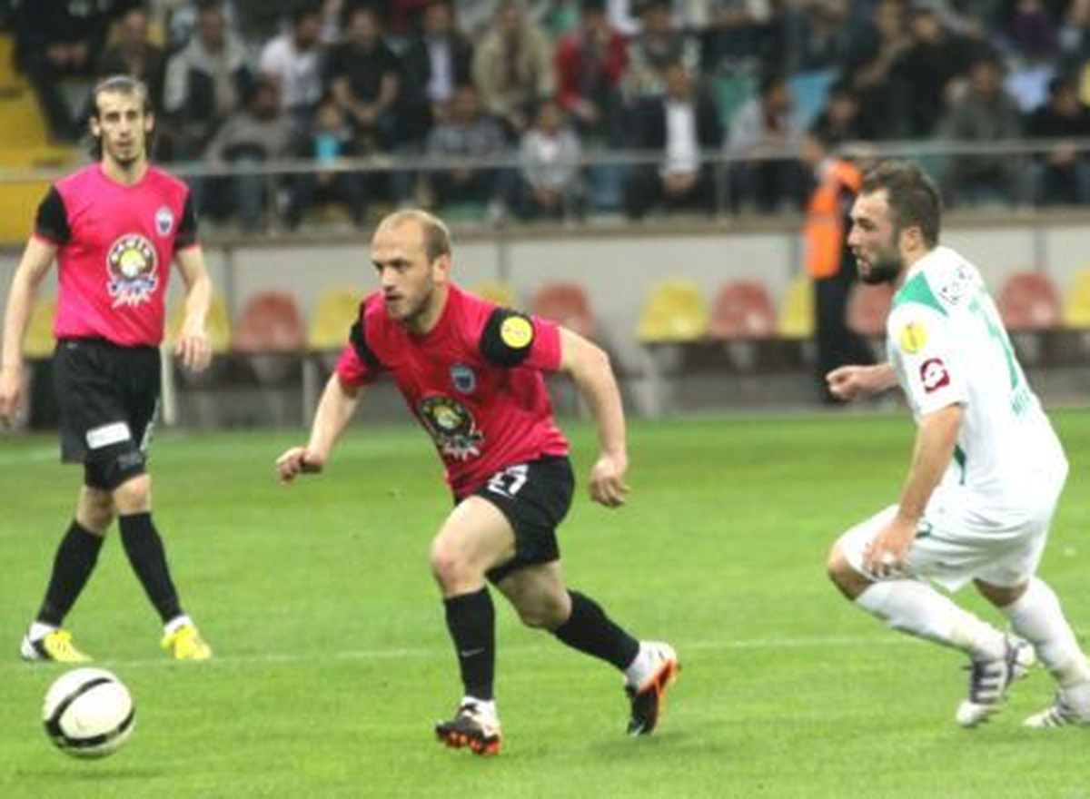 Futbol: PTT 1. Lig\'de Görünüm