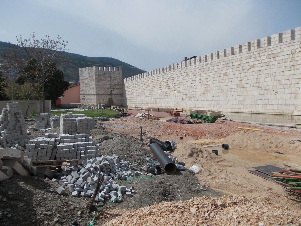 Mevlevihane Yerine Otopark ve Havuz İnşa Ediliyor