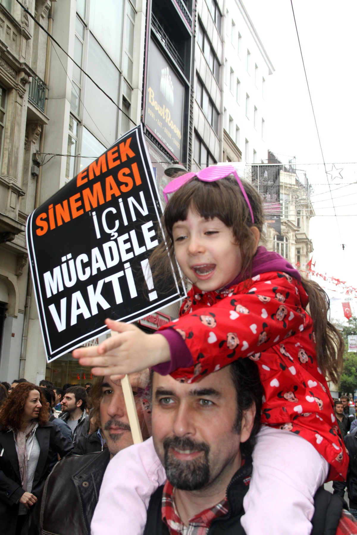 Sanatçılar Emek Sineması İçin Yürüdü