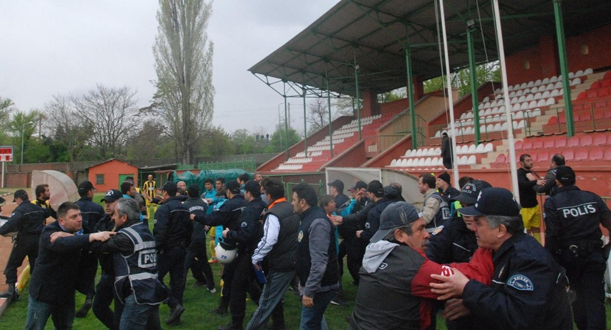 Seyircisiz Maçta Olaylar Çıktı
