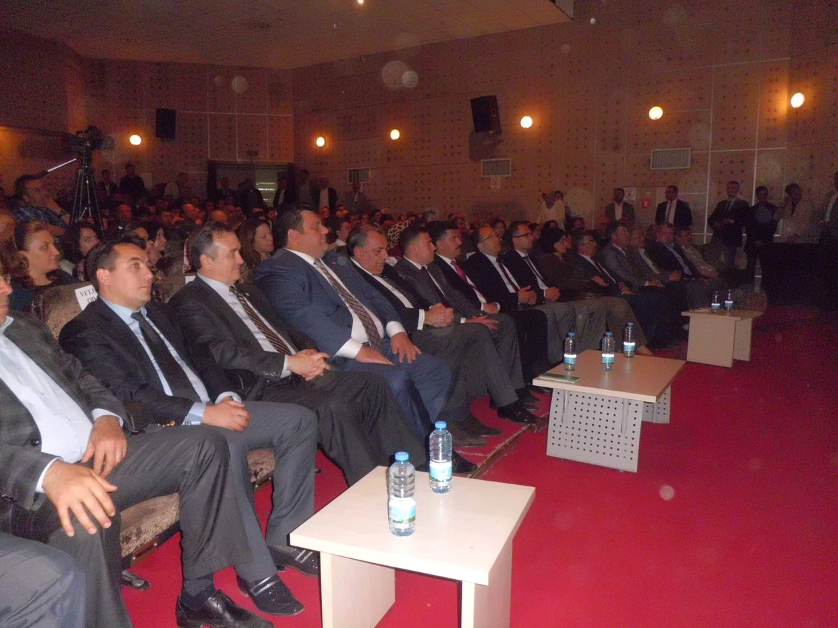 Tuğrul Türkeş Manisa\'da Babasını Anlattı