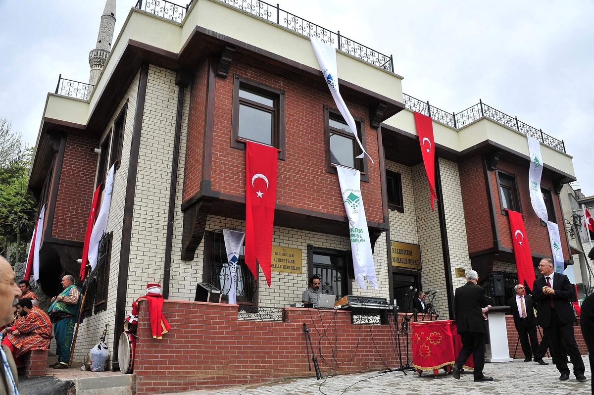 Zümrütevler Mahalle Konağı Yıldırımlıların Hizmetinde