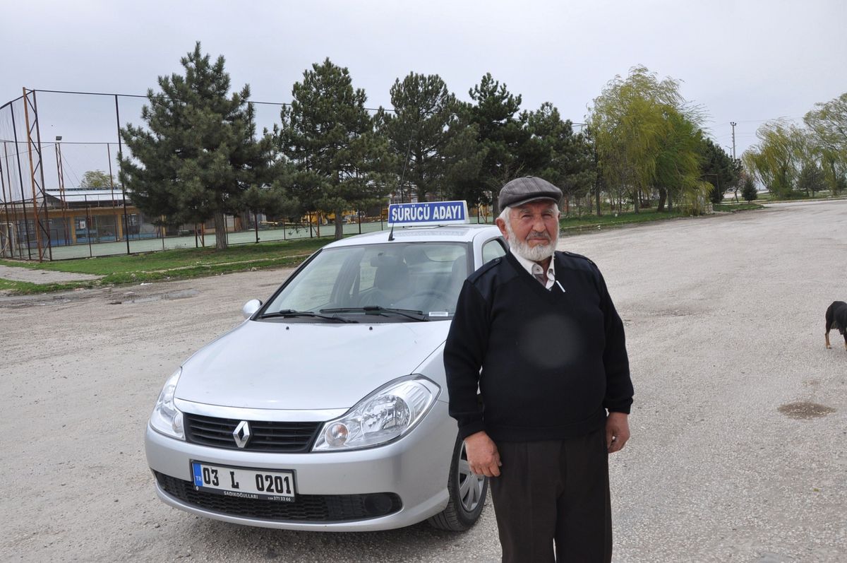 72 Yaşında Ehliyet Aldı