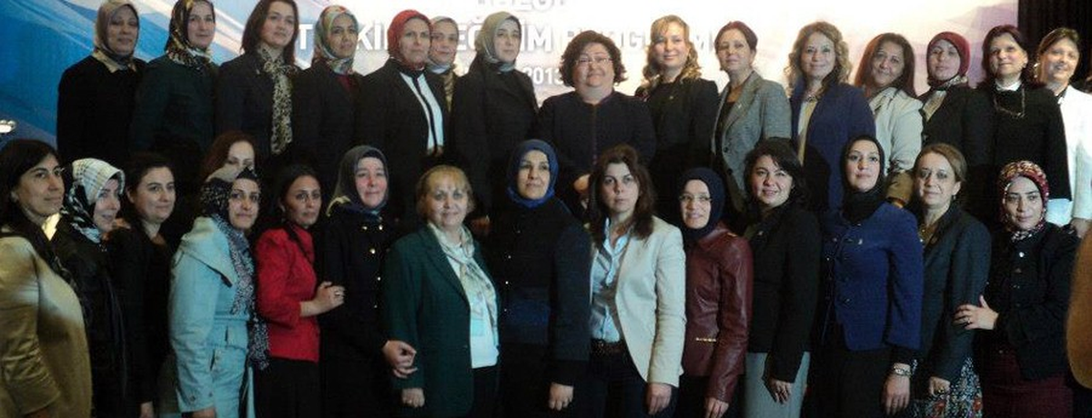 AK Parti Düzce Kadın Kolları Tam Kadro Eğitimde