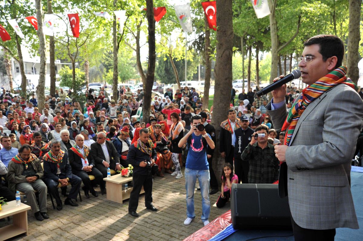 Antalya Caddelerinde Yörük Göçü
