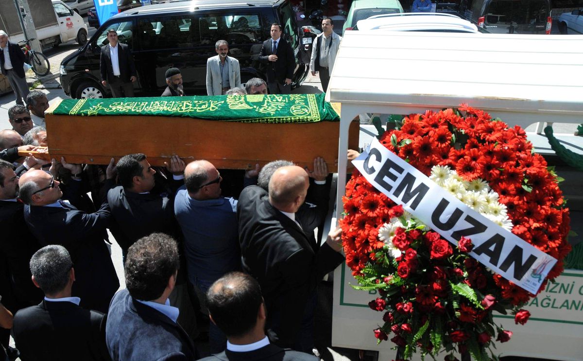Atok İlhan, Son Yolculuğuna Uğurlandı
