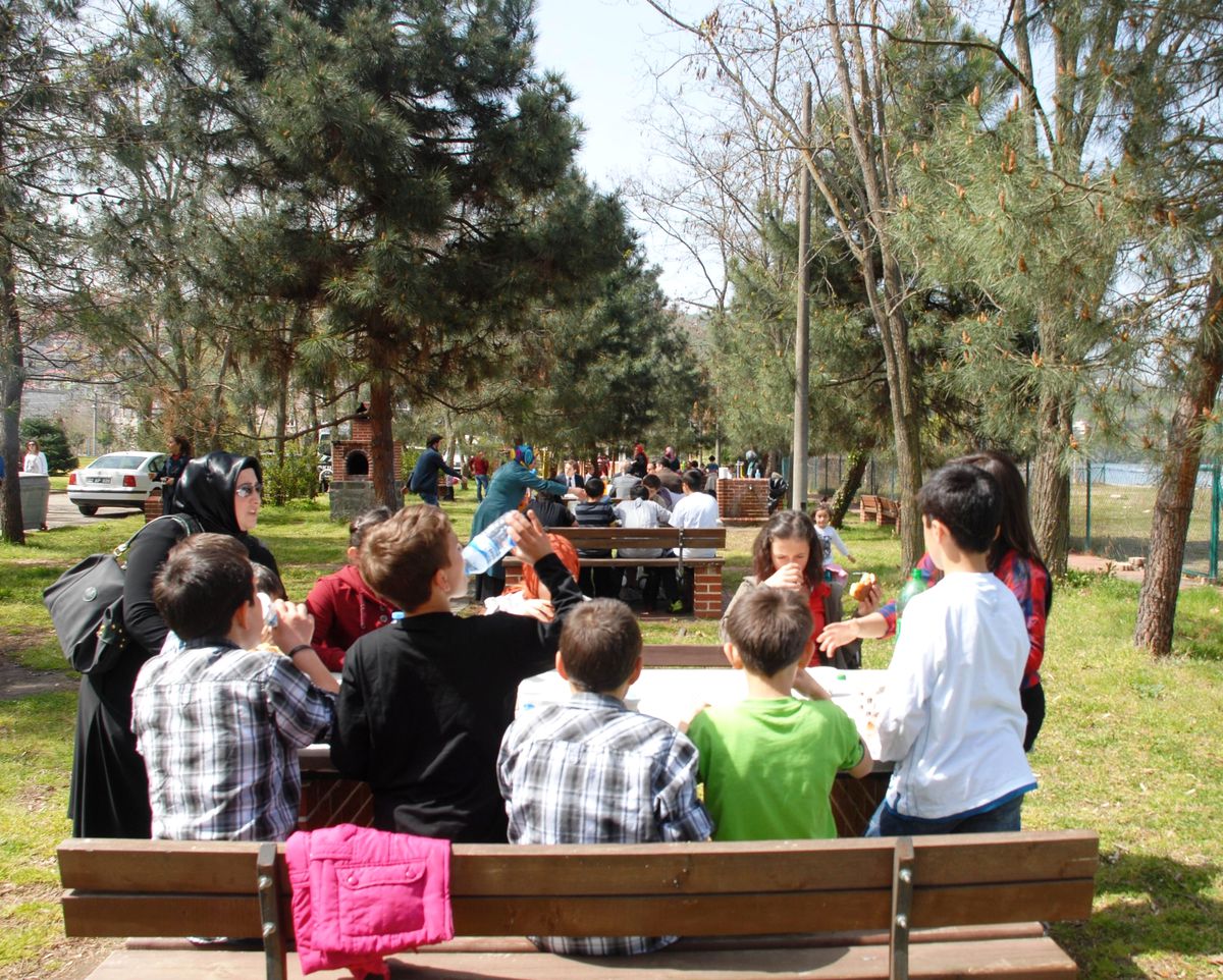 Avukatlarla Çocuklar Piknikte Buluştu