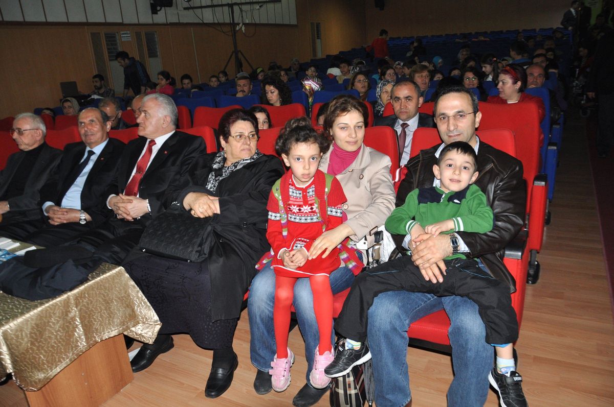 Bafra\'da "Dokuz Canlı" Oyun Sahnelendi