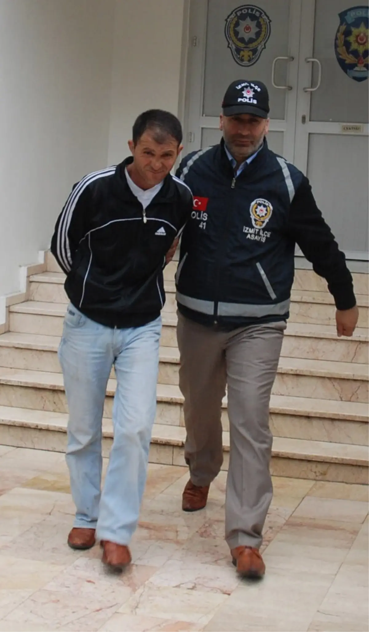 Bakkala Giden Genç Kızı Kaçırdılar