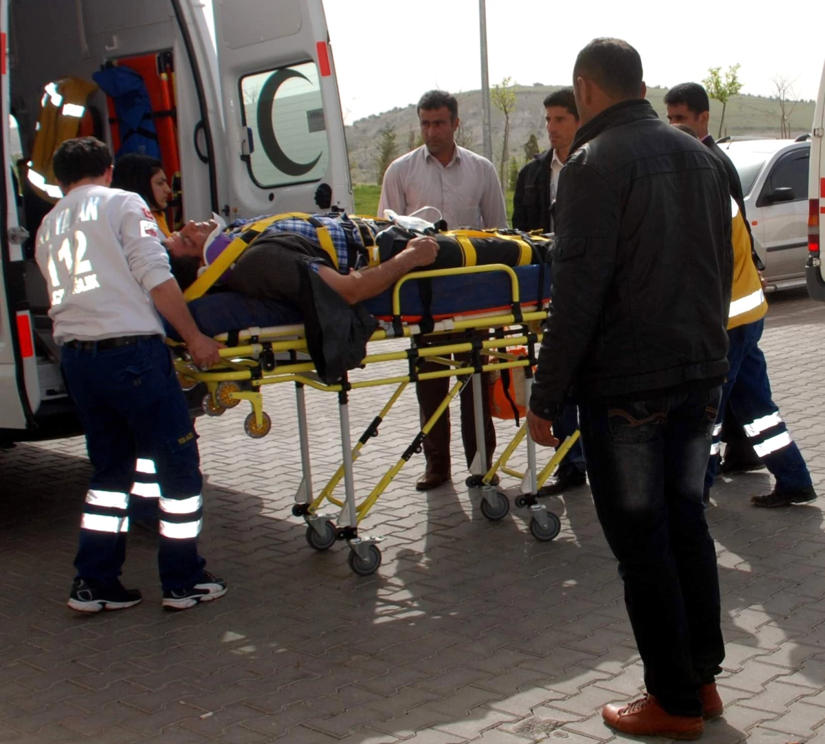 Besni\'de Trafik Kazası: 5 Yaralı