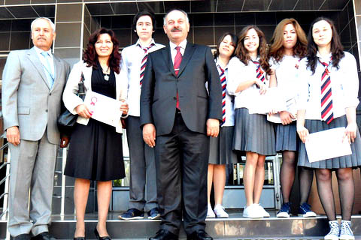 Denizli\'de Ygs\'de İlk Bine Giren Öğrenciler Ödüllendirildi