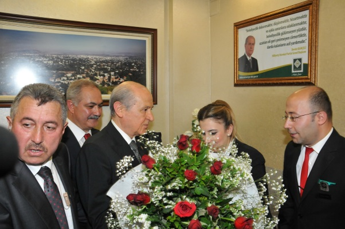 Devlet Bahçeli, Osmaniye Belediyesini Ziyaret Etti