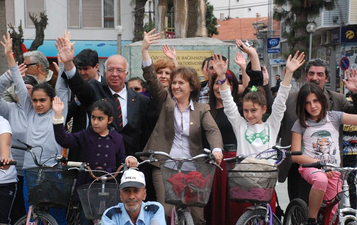 Dikili'de 'Bahara Merhaba Bisiklet Turu'