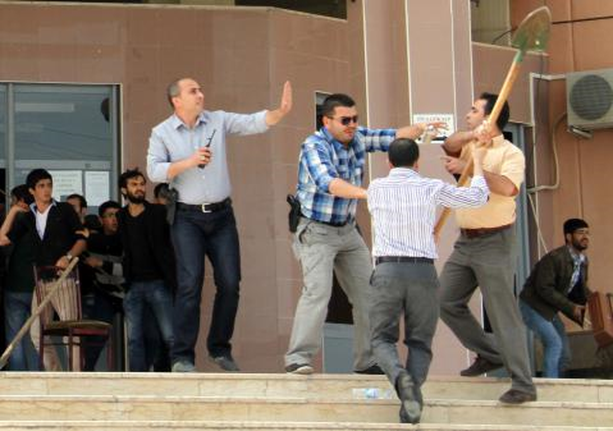 Dü\'de Karşıt Gruplar Arasında Olay Çıktı: 1 Yaralı