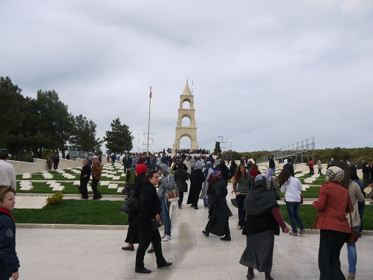 Edremitli Öğrencilere Çanakkale'de Tarih Dersi