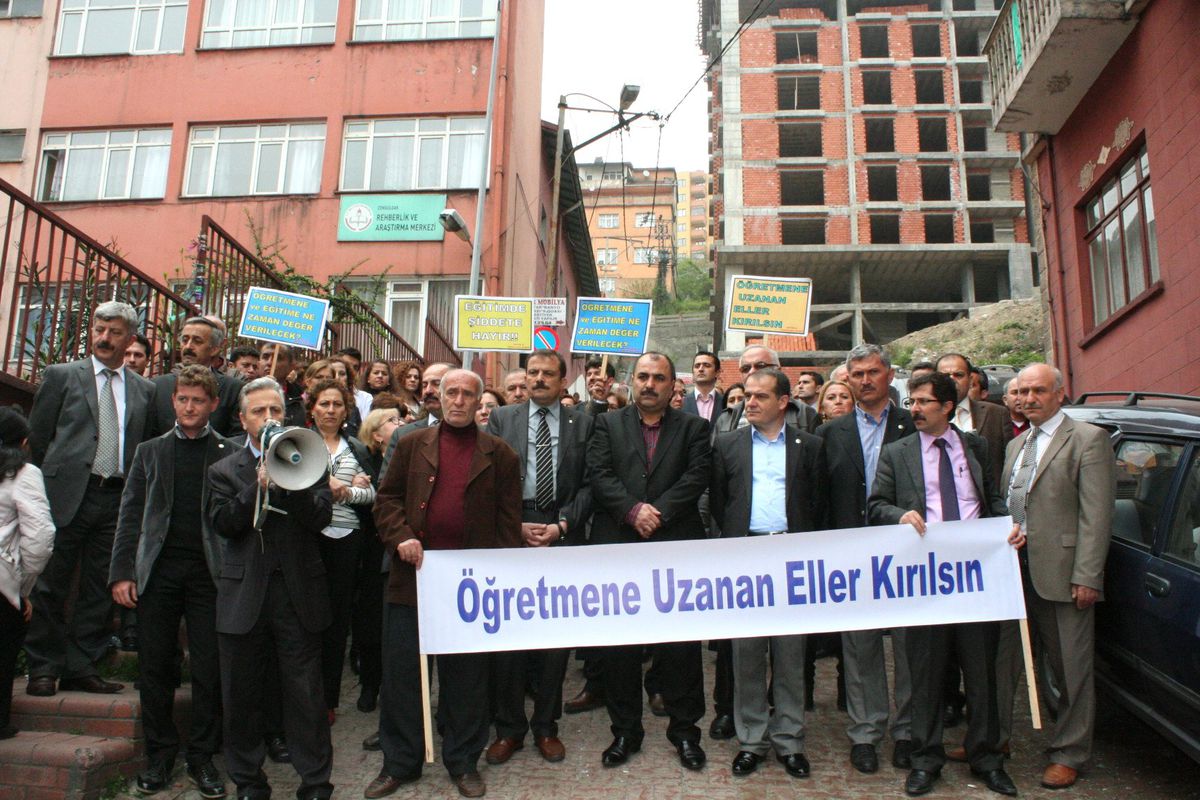Eğitim İş\'den "Öğretmen" Açıklaması