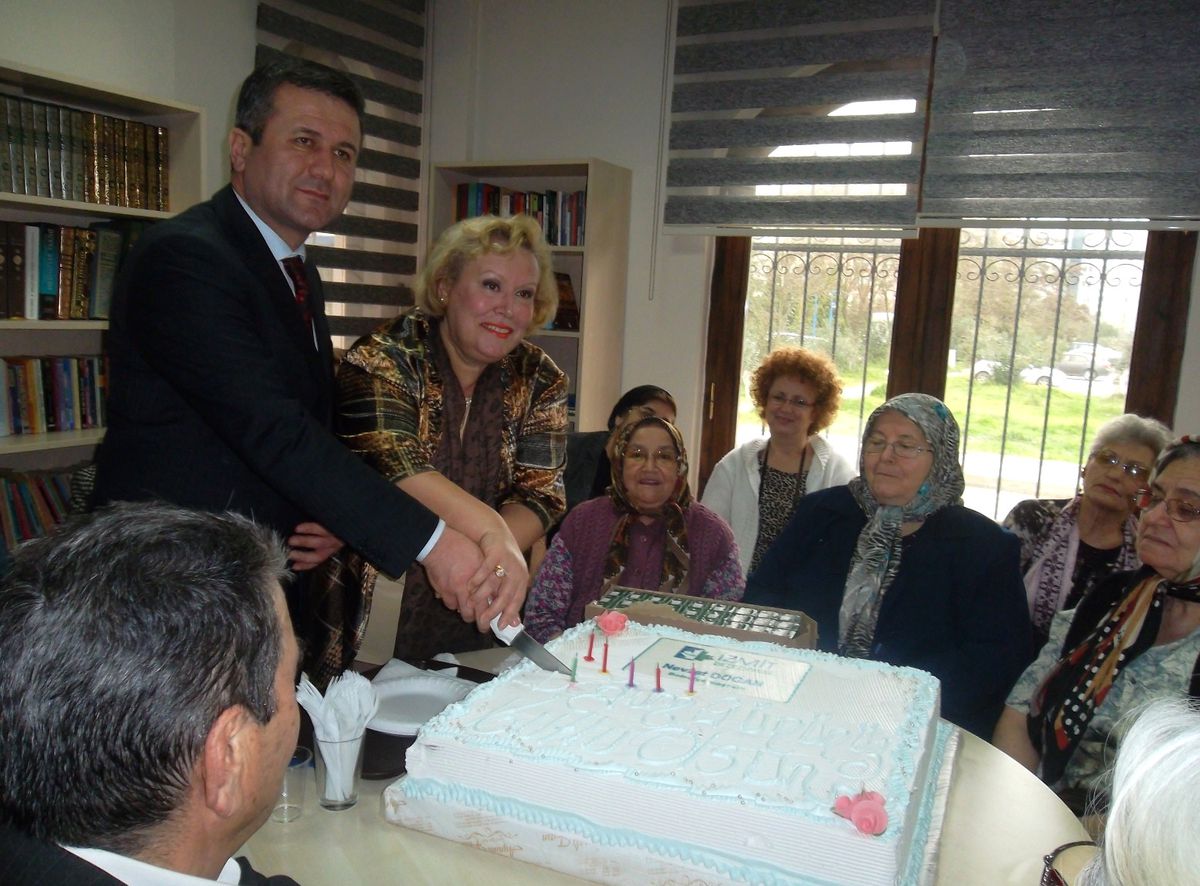 Emeklilerin Doğum Gününe Korkmaz\'da Katıldı