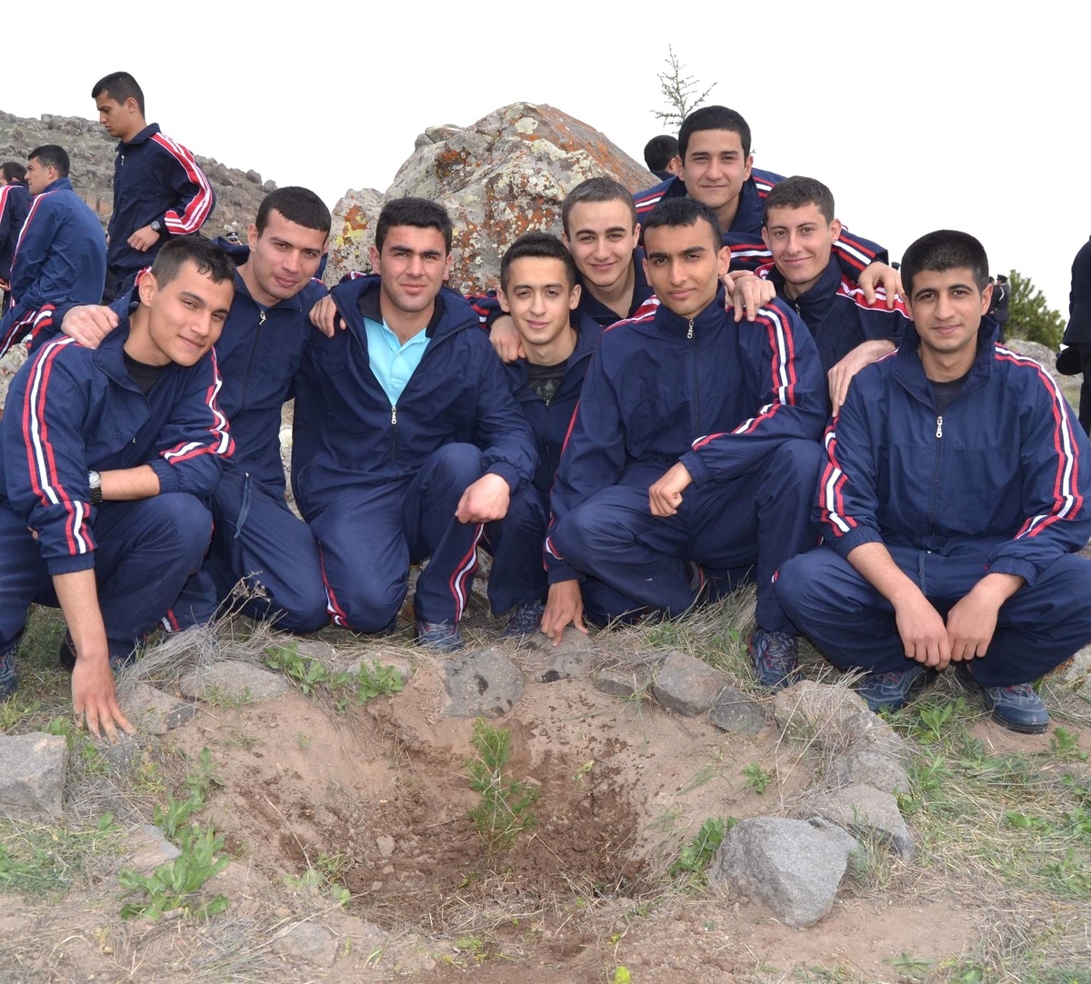 Emniyet Teşkilatından Doğaya 200 Fidan